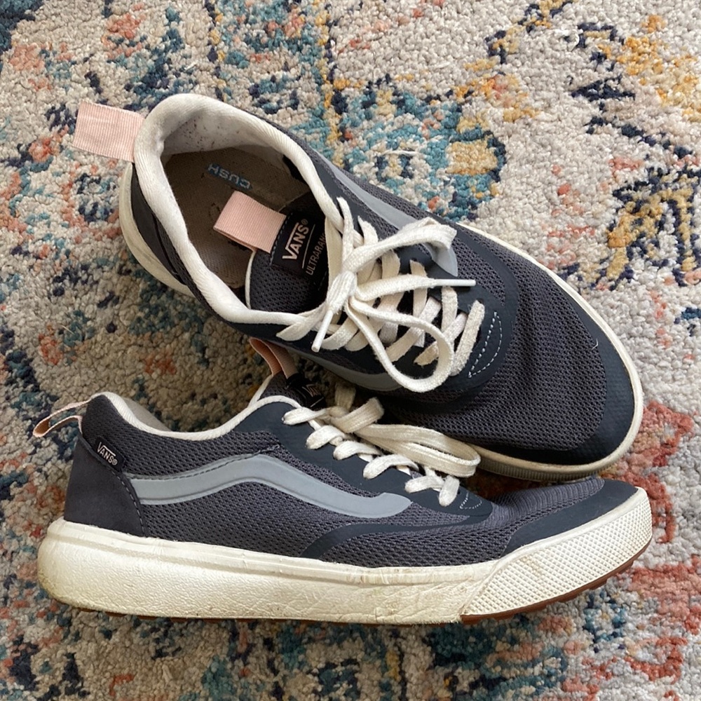 WOMENS VANS ultra range sz 9